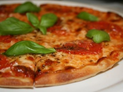 照片: Pizza bei Toni